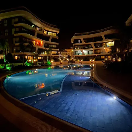 Apartmán Bright Flat With Pool & Private 750m To Sea